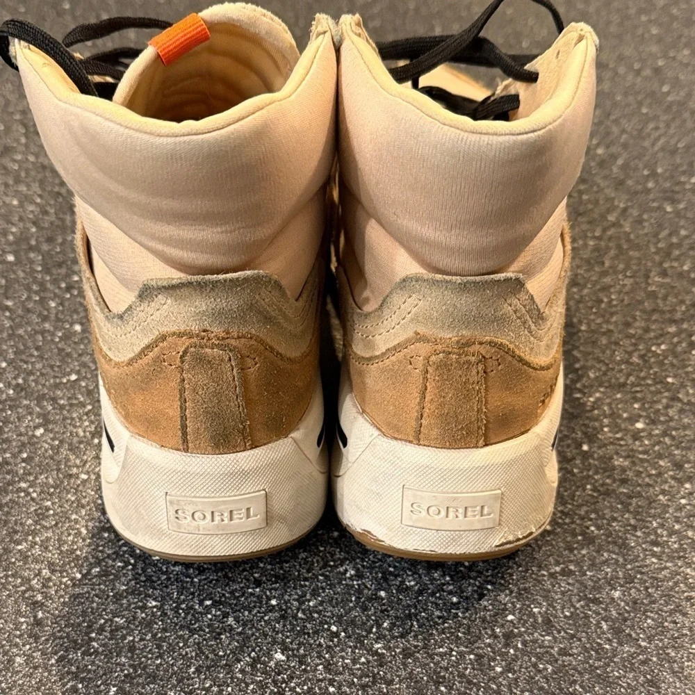SOREL ONA 503 Mid Beige and Black High-Top Shoes - size 7.5